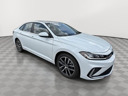 New 2025 Volkswagen Jetta SE image 2