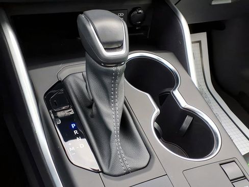 Used 2024 Toyota Highlander XLE image 21