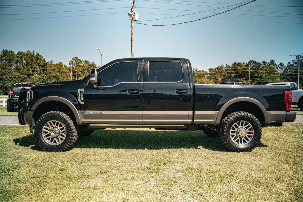 Used 2017 Ford F250 King Ranch w/ King Ranch Ultimate Package AWD/4WD image 3