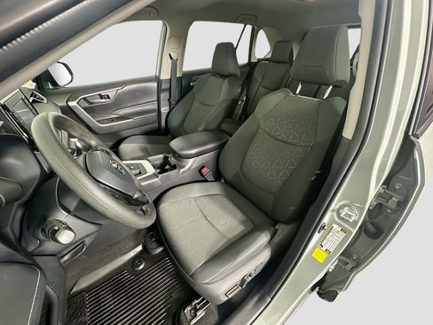 Used 2021 Toyota RAV4 XLE FWD image 13