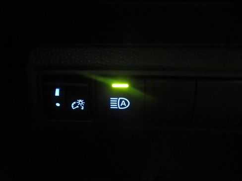 Used 2021 Toyota Corolla LE FWD image 34