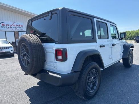 Used 2024 Jeep Wrangler Unlimited Sport AWD/4WD image 7