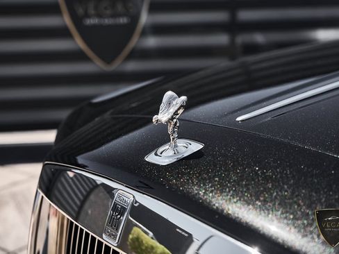 Used 2019 Rolls-Royce Dawn RWD image 9