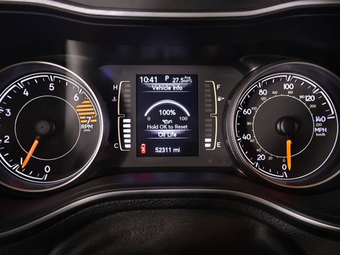 Used 2020 Jeep Cherokee Latitude FWD image 4