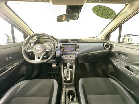 Used 2023 Nissan Versa SV FWD image 3