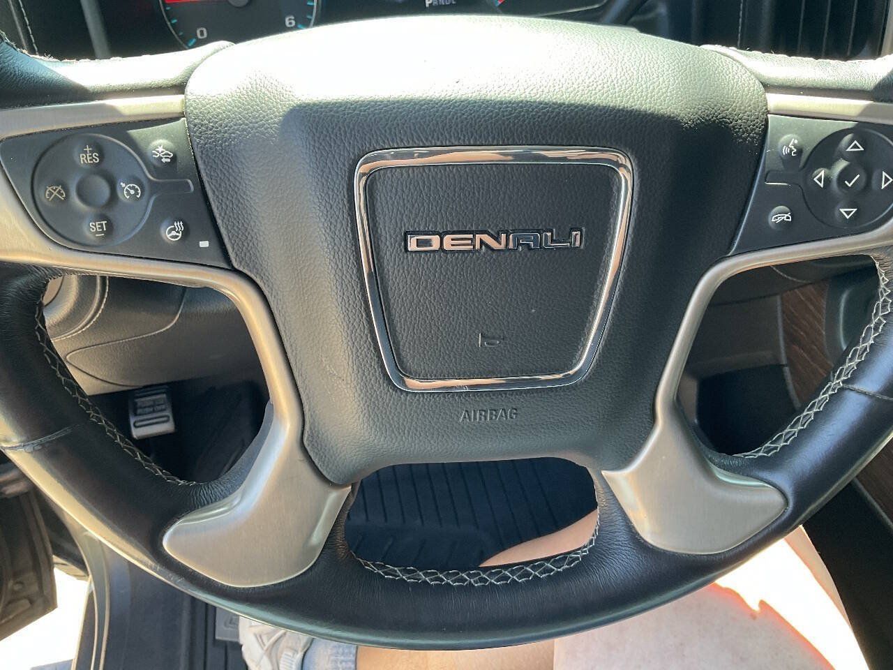 Used 2017 GMC Sierra 1500 Denali w/ Denali Ultimate Package AWD/4WD image 20