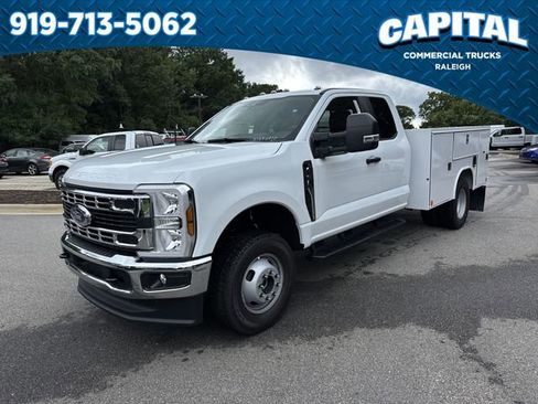 New 2025 Ford F350 XL w/ XL Chrome Package image 4