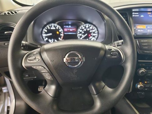 Used 2019 Nissan Pathfinder S AWD/4WD image 18