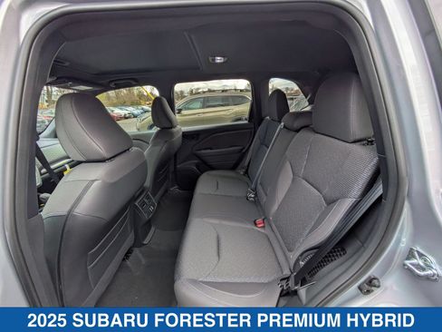 Used 2025 Subaru Forester Premium AWD/4WD image 30