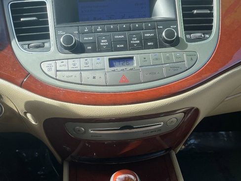 Used 2012 Hyundai Genesis 3.8 image 10