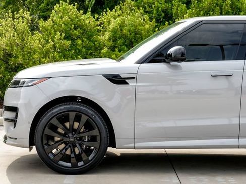 New 2026 Land Rover Range Rover Sport Dynamic SE AWD/4WD image 17