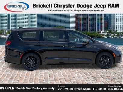 New 2026 Chrysler Pacifica Limited
