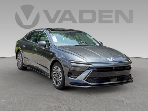 New 2025 Hyundai Sonata SEL image 1