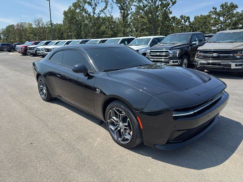 Used 2025 Dodge Charger Daytona R/T w/ Plus Group AWD/4WD image 3
