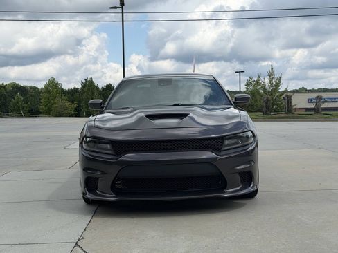 Used 2016 Dodge Charger R/T RWD image 2