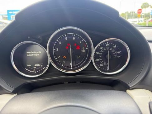 Used 2021 MAZDA MX-5 Miata RF Grand Touring w/ Appearance Package RWD image 11
