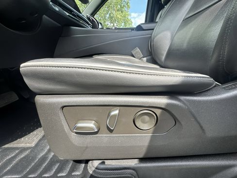 Certified 2022 Cadillac Escalade Sport w/ LPO, Floor Liner Package AWD/4WD image 12