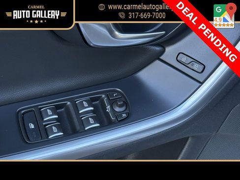 Used 2017 Volvo S60 T5 Inscription image 14