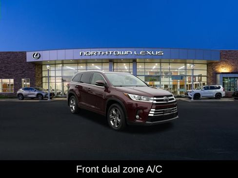 Used 2018 Toyota Highlander Limited Platinum image 3