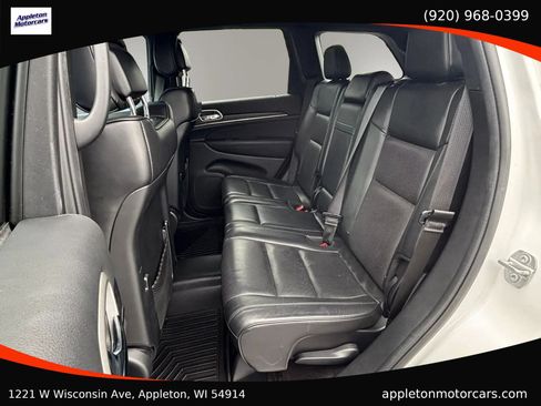 Used 2018 Jeep Grand Cherokee Overland AWD/4WD image 26