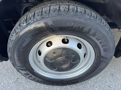 Used 2021 Ford Transit 250 Medium Roof w/ Load Area Protection Package image 33