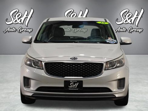 Used 2018 Kia Sedona L FWD image 16