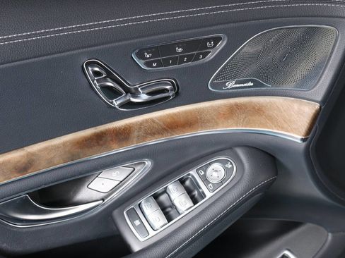 Used 2016 Mercedes-Benz S 550 4MATIC Sedan w/ Premium Package image 29