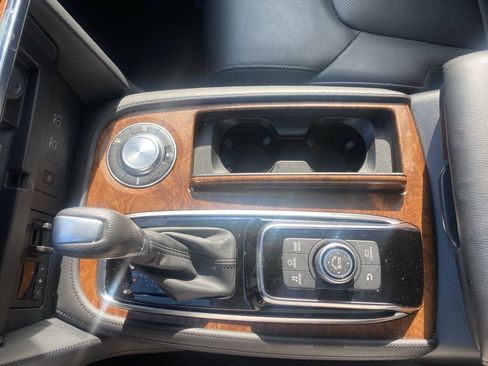 Used 2024 Nissan Armada SL w/ Captain's Chairs Package image 30