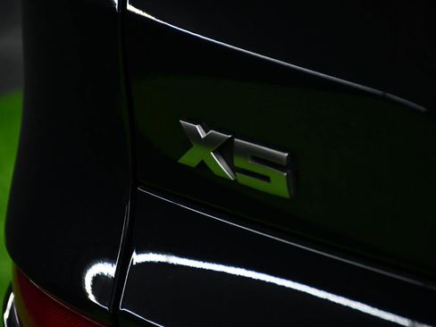 Used 2021 BMW X5 M50i w/ Premium Package image 12