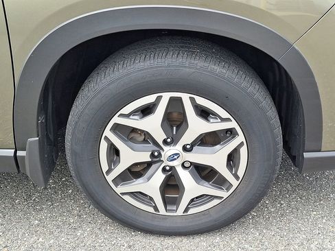 Used 2023 Subaru Forester Premium AWD/4WD image 11