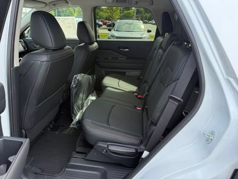 New 2026 Nissan Pathfinder SL AWD/4WD image 23