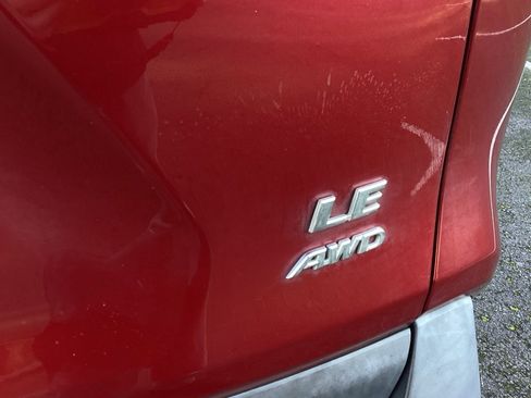 Used 2019 Toyota RAV4 LE image 17