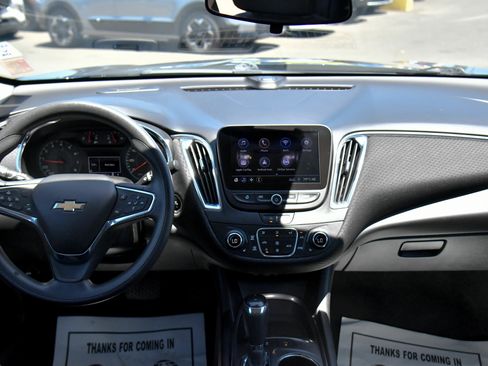 Used 2020 Chevrolet Malibu LT FWD image 35