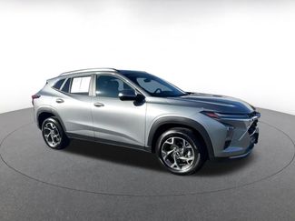 Used 2025 Chevrolet Trax LT video 2