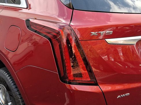 Used 2021 Cadillac XT5 Premium Luxury image 13