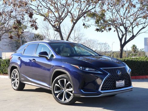 Used 2022 Ford Escape SE w/ SE Sport Appearance Package image 19