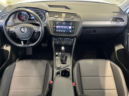 Used 2018 Volkswagen Tiguan SEL AWD/4WD image 3