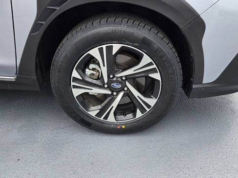 Used 2024 Subaru Crosstrek 2.0i Premium AWD/4WD image 9