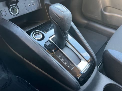 Used 2025 Nissan Versa SV image 40