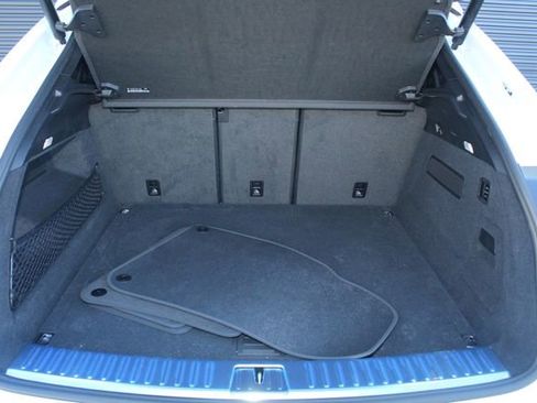 Certified 2025 Porsche Cayenne Coupe image 12