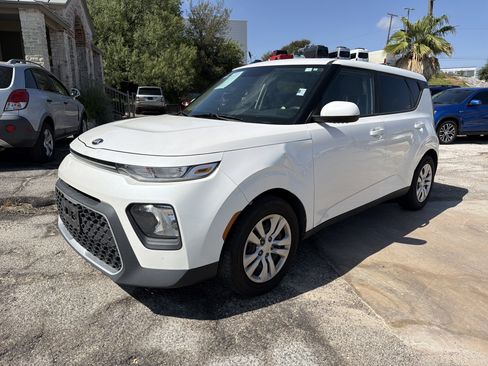 Used 2020 Kia Soul LX FWD image 7