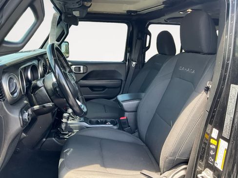 Used 2021 Jeep Wrangler Unlimited Sahara AWD/4WD image 9