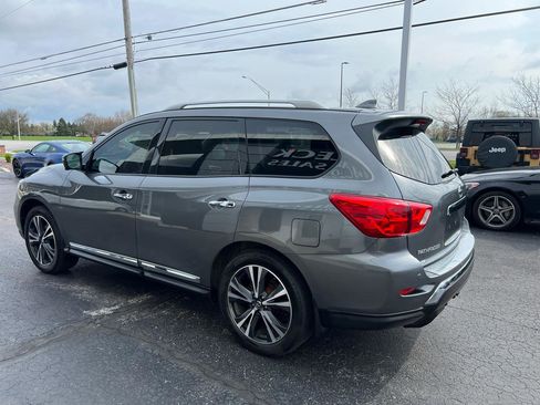 Used 2019 Nissan Pathfinder Platinum image 3