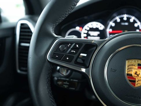 Used 2019 Porsche Cayenne AWD/4WD image 23