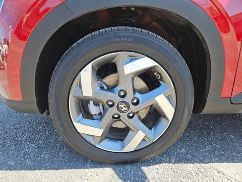 Used 2025 Hyundai Venue SEL FWD image 29