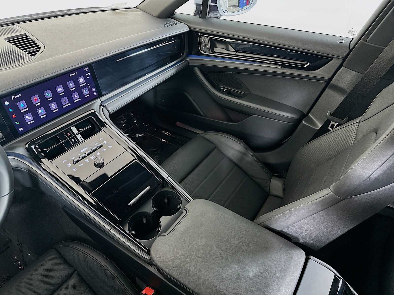 Certified 2025 Porsche Panamera RWD image 23