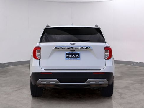 Used 2020 Ford Explorer XLT w/ Equipment Group 202A AWD/4WD image 6