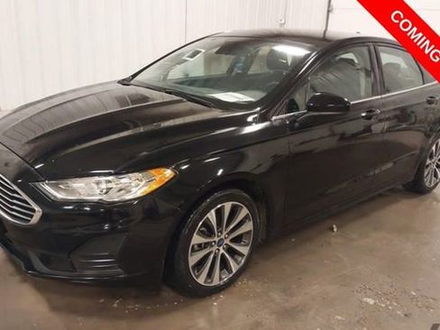 Used 2019 Ford Fusion SE image 1