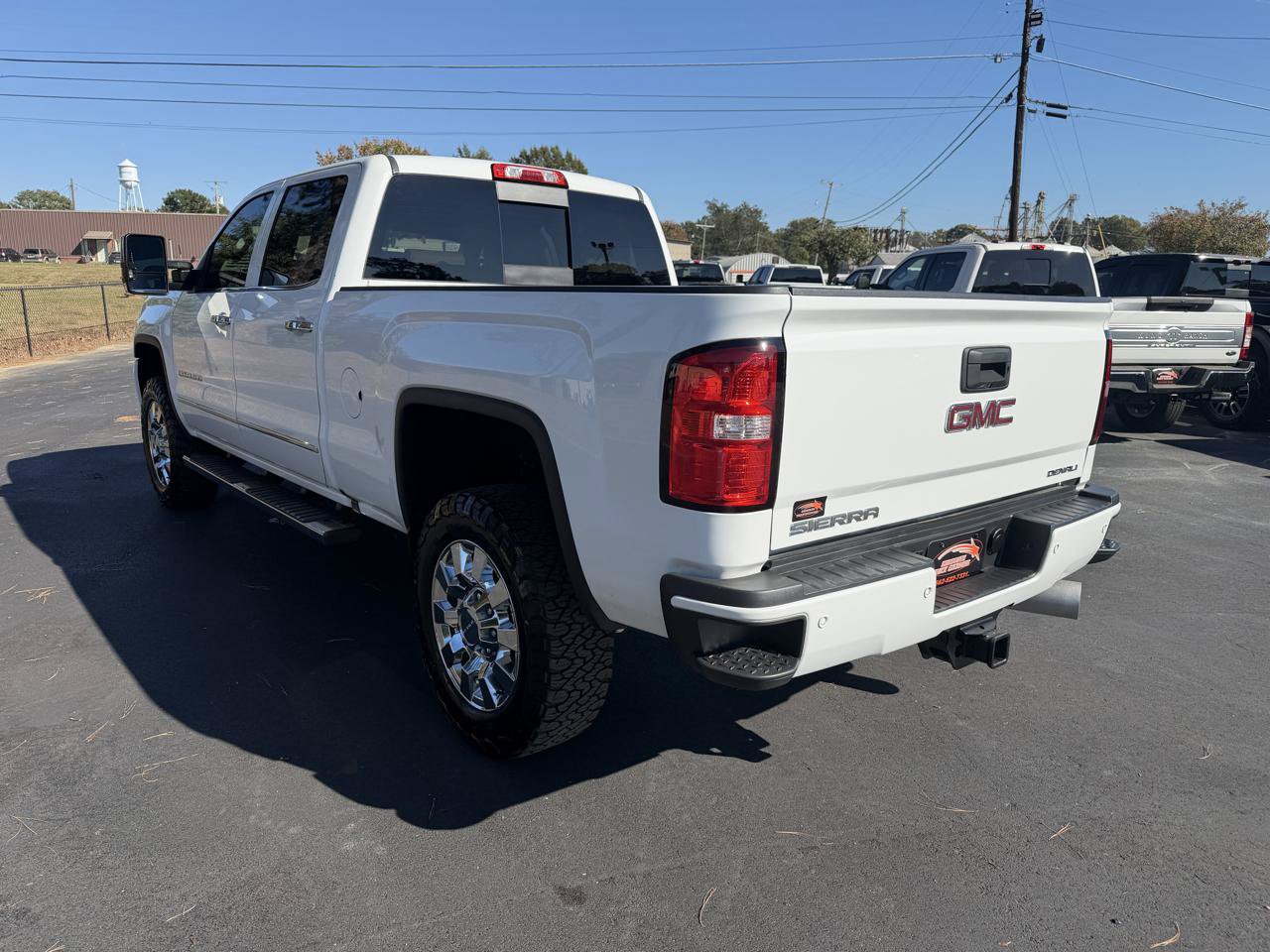 Used 2019 GMC Sierra 2500 Denali w/ Duramax Plus Package AWD/4WD image 2