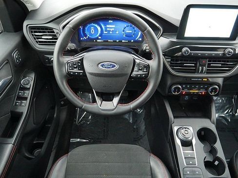 Used 2022 Ford Escape SEL w/ SEL Stealth AWD Package image 17
